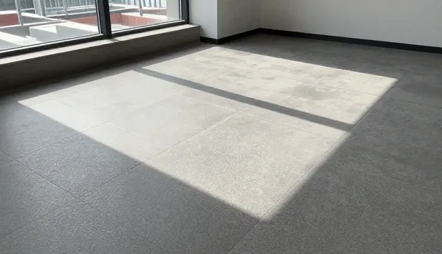 建筑项目防滑地砖选型：施工条件与售后保障的取舍